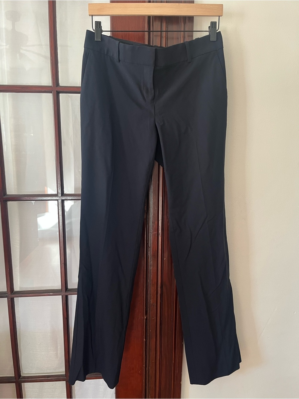Ann Taylor The Trouser Straight Pant In Seasonless Stretch - Deep Navy (Size 4)
